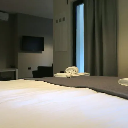 Old River 招待所 布泽特